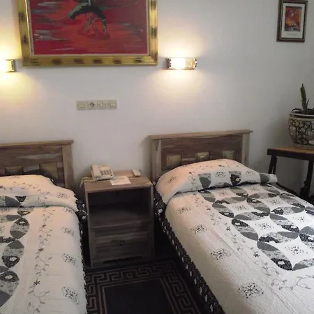 بيت ضيافة Zorzis